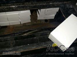 Пограничники нашли 46 iPhone в рейсовом автобусе на Львовщине