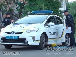 В Киеве протаранили машину патрульных, которые приехали оформлять аварию