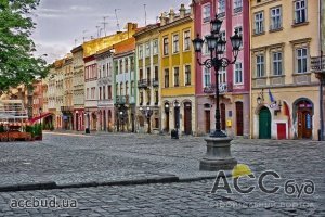 В центре Львова приостановили строительство гостиницы