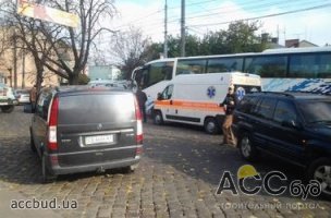 В Черновцах студент на джипе врезался в "скорую"