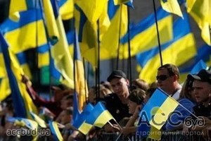 Политическое настроение украинцев стало нейтральным