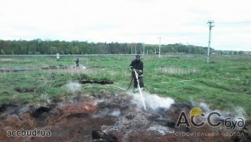 Пожар под Киевом продолжают тушить